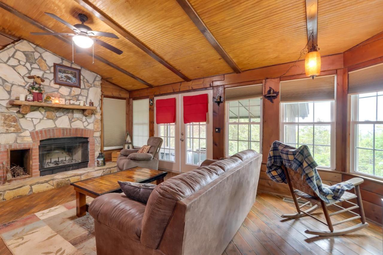 Mountaintop Ellijay Cabin With Private Hot Tub Eksteriør billede